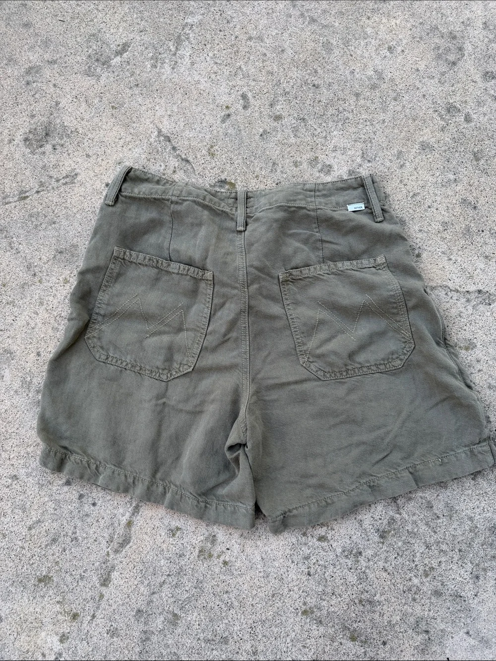 MOTHER The Chute Paperbag Olive Green Linen Blend Short Women's Size 27